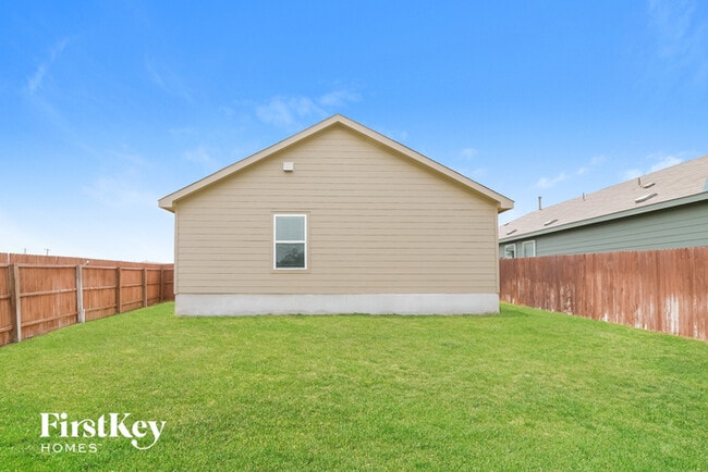Building Photo - 8602 Segura Wy