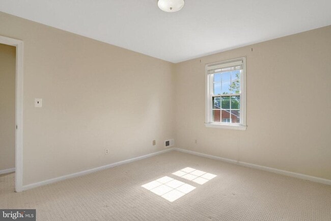 Building Photo - 7623 Arlen St