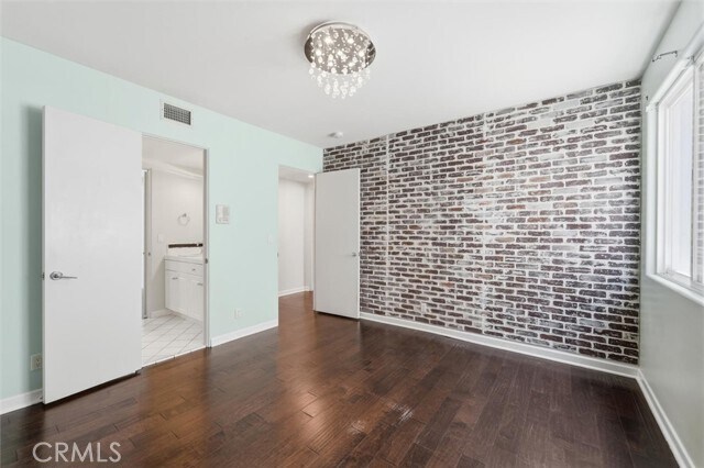 Building Photo - 935 1st St