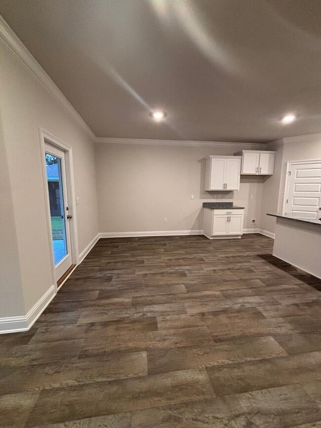 Building Photo - 14738 Dayton Cir