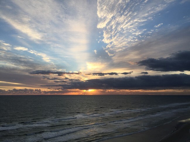 Building Photo - 3003 S Atlantic Ave