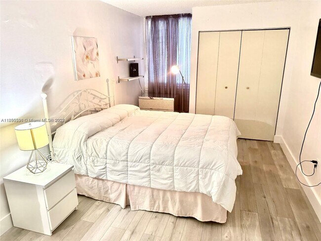 Building Photo - 850 N Miami Ave