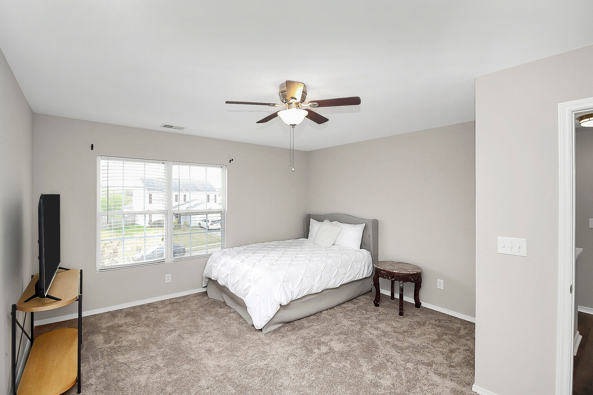 Building Photo - 1711 Rustic Arch Way
