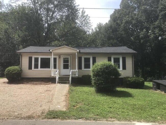 Primary Photo - Huntersville: 3 bedroom 1 bath home