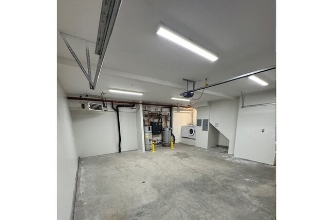 Building Photo - 529 Carroll Way