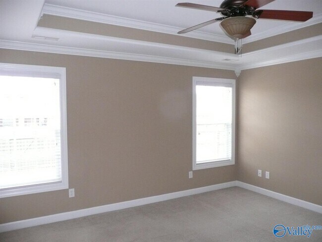 Building Photo - 161 Autumn Branch Dr