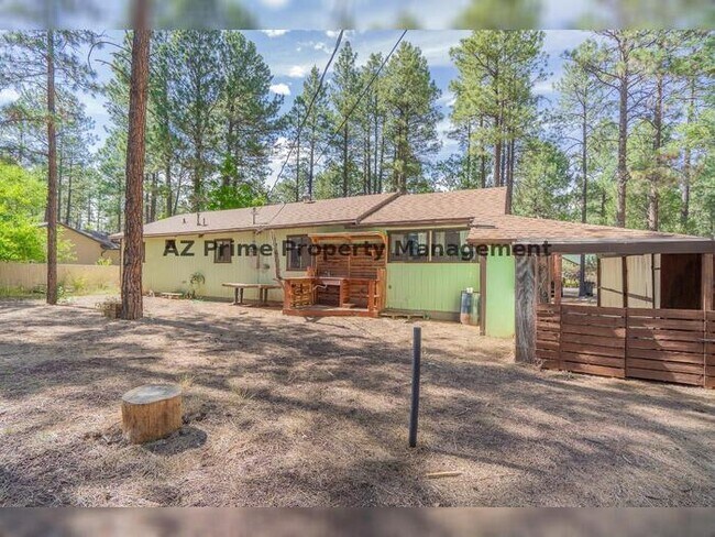 Building Photo - 5383 Glenwood Ln