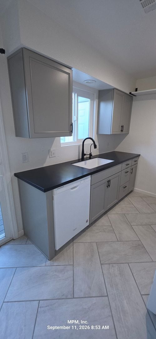 Building Photo - 714 Tanner Dr