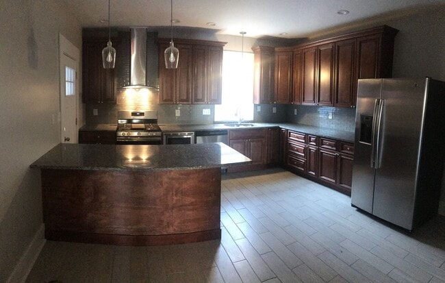 Building Photo - 3 BR, 1 Bath Townhouse - Lawrenceville - TOTALLY UPDATED!