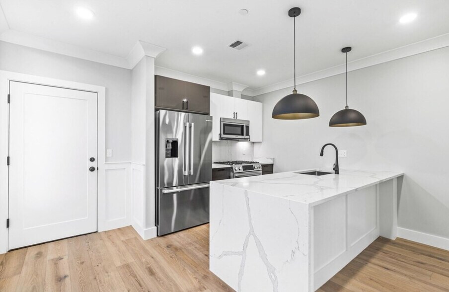 Building Photo - 35 Union Sq