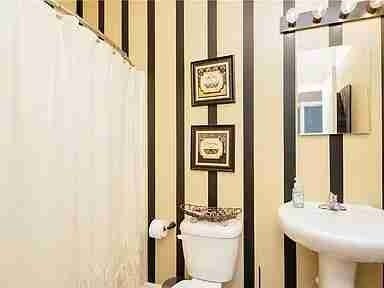 Building Photo - 8125 Lomas Pass