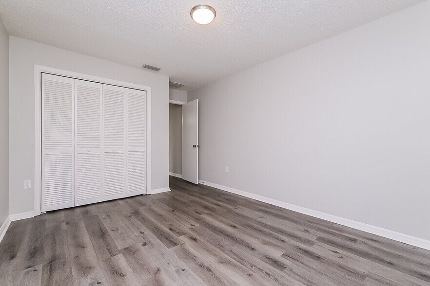 Building Photo - 4828 Crestknoll Ln