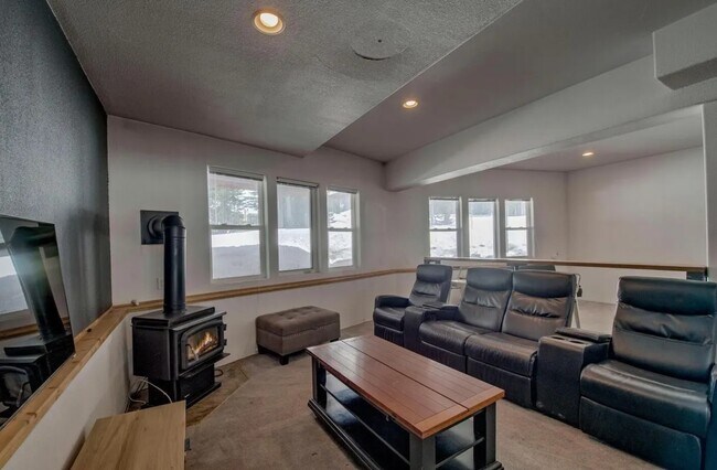 Building Photo - 492 Kimmes Ln