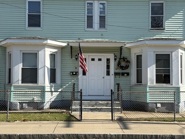 Building Photo - 16 Hudson St