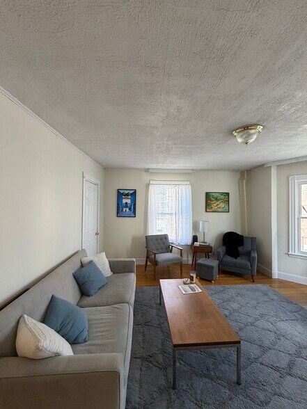 Building Photo - 14 Smythe St