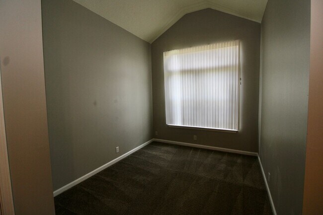 Building Photo - 3BR/2BA Home For Rent