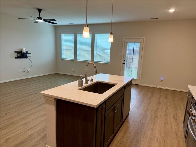 Building Photo - 27970 Western Crk Ct