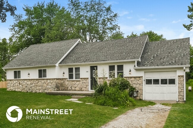 Building Photo - 2008 N Bazil Ave