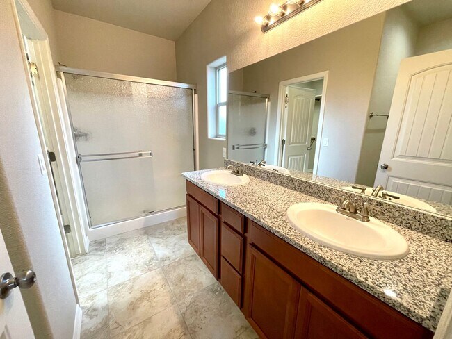 Building Photo - 2022 Construction 3 Bedroom Home in Southe...
