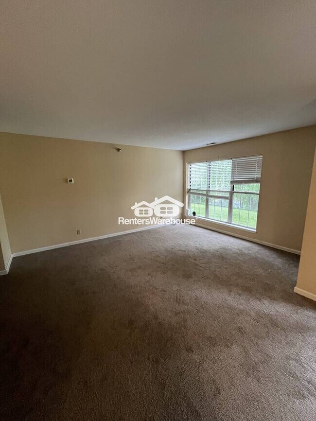 Building Photo - Beautiful Condo in a Beautiful Community
