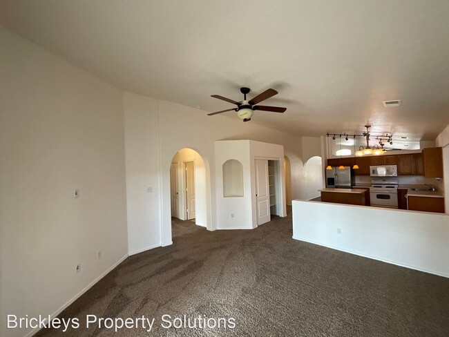 Building Photo - 4 br, 2 bath House - 516 Whispering Meadow...