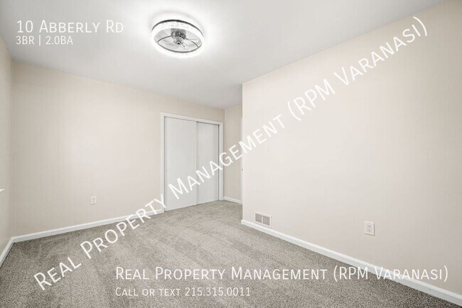 Building Photo - 10 Abberly Rd