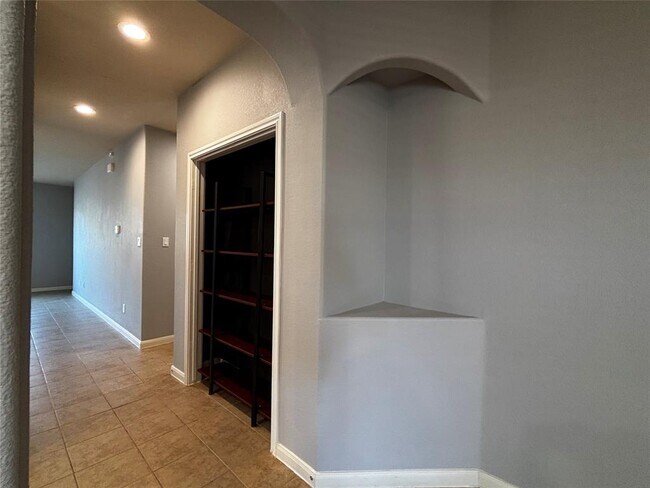 Building Photo - 2212 Buffalo Tundra Dr