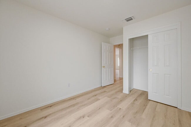 Building Photo - 2613 Breakers Creek Dr