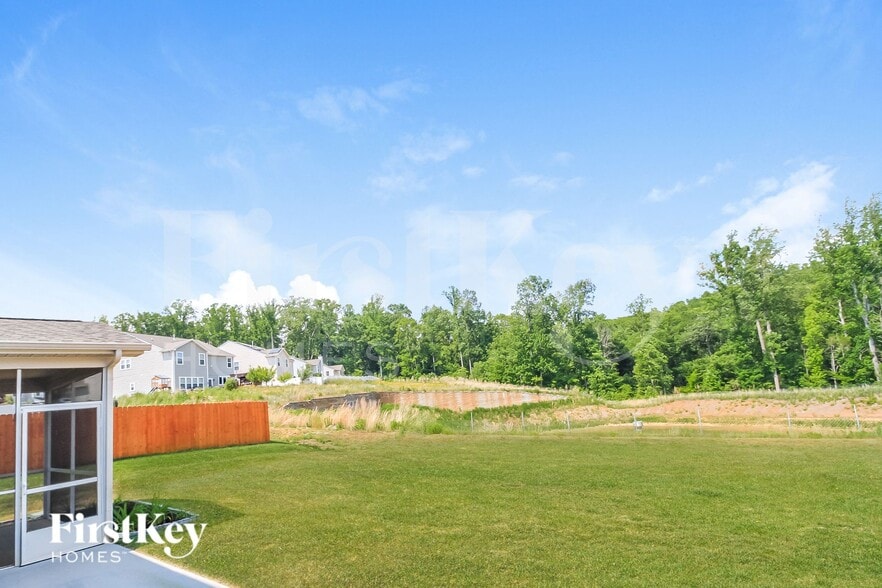 Building Photo - 1307 Red Deer Dr