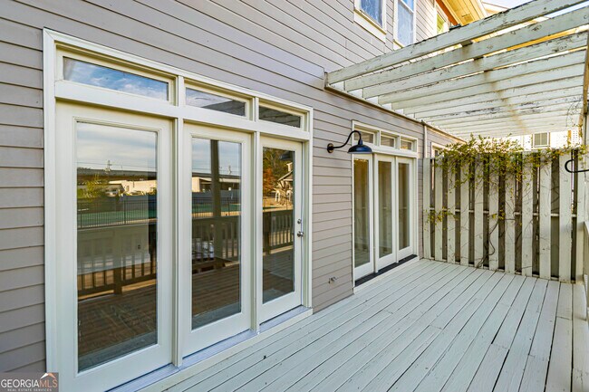 Building Photo - 815 Edgewood Ave NE