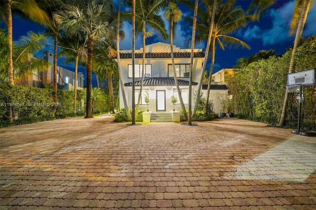 Building Photo - 3483 Chase Ave