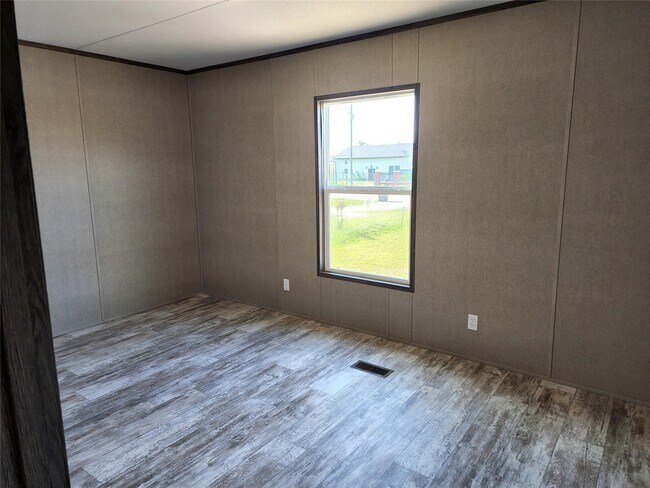 Building Photo - 415 County Rd 3560