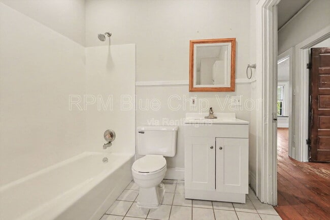 Building Photo - 2220 Salvador St