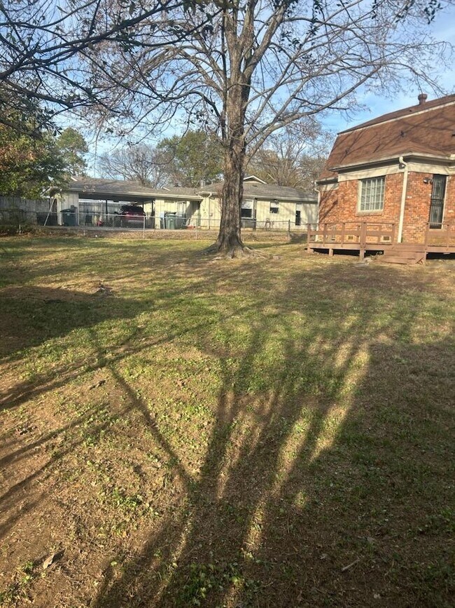 Building Photo - 2349 Ridgeland St