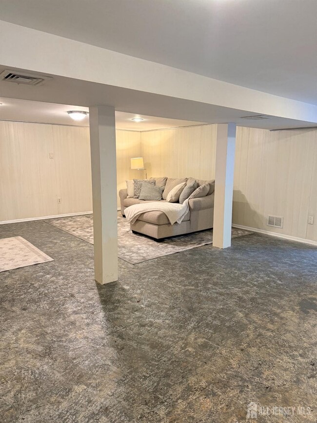 Building Photo - 27 Rector Ave