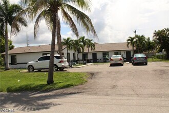 Building Photo - 1811 SE 15th Pl