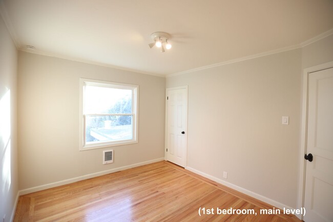 Building Photo - Glen Park: Immaculate Renovated Home 3 Bed...