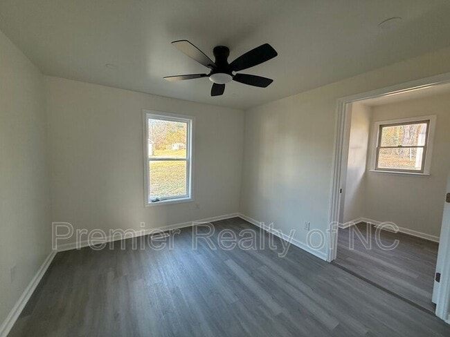 Building Photo - 172 Mill St