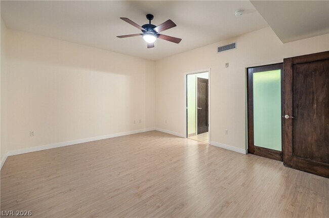 Building Photo - 8925 W Flamingo Rd