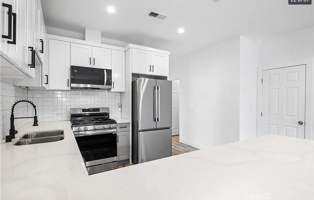 Building Photo - 10857 Morrison St