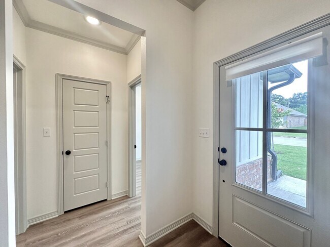 Building Photo - Coming Soon: 3 Bedroom 2 Bath Home in Tyler!