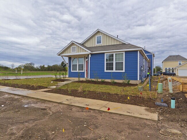 Building Photo - 335 Rachel St