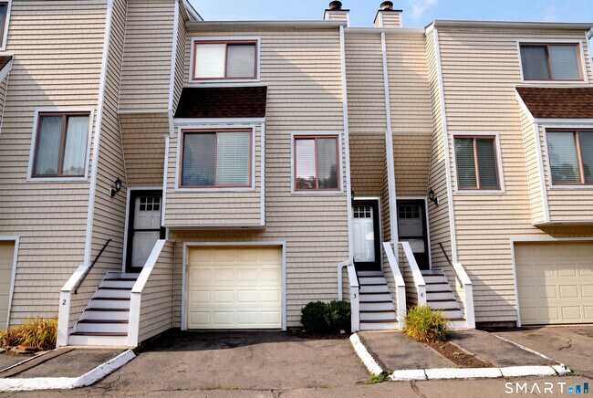 Building Photo - 1463 Black Rock Tpke