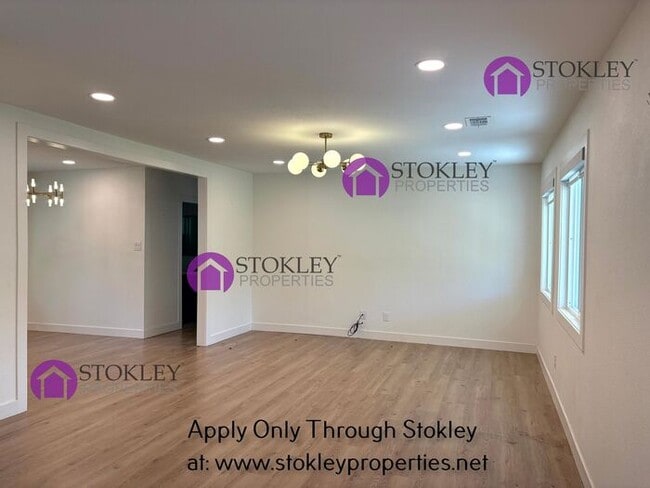 Building Photo - 276 Jennifer Way