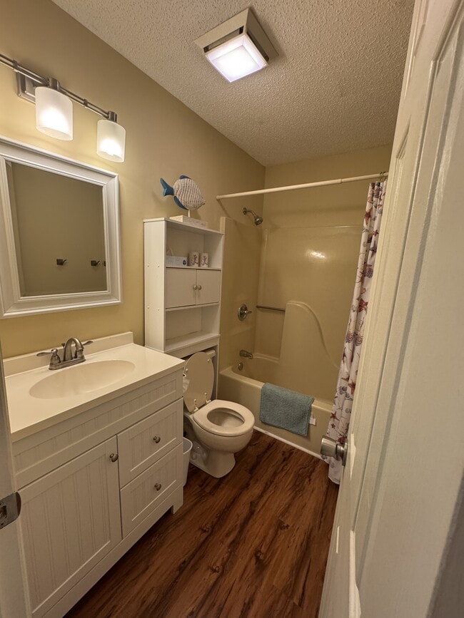 Building Photo - 3700 Golf Colony Ln