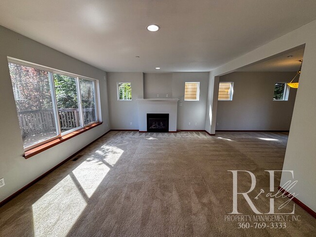 Building Photo - Spacious 3-Bedroom Home in Desirable Manet...