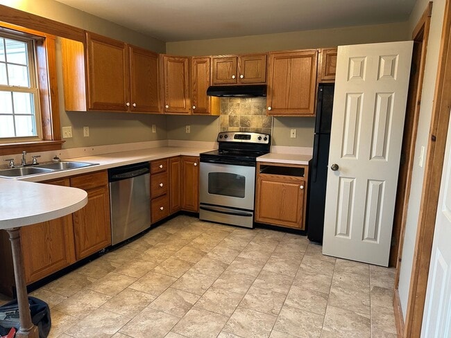 Building Photo - 3 Bedroom Townhouse Leola