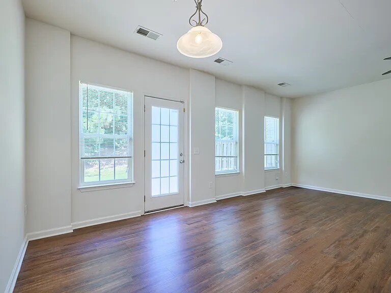 Building Photo - 457 Woodbark Ct