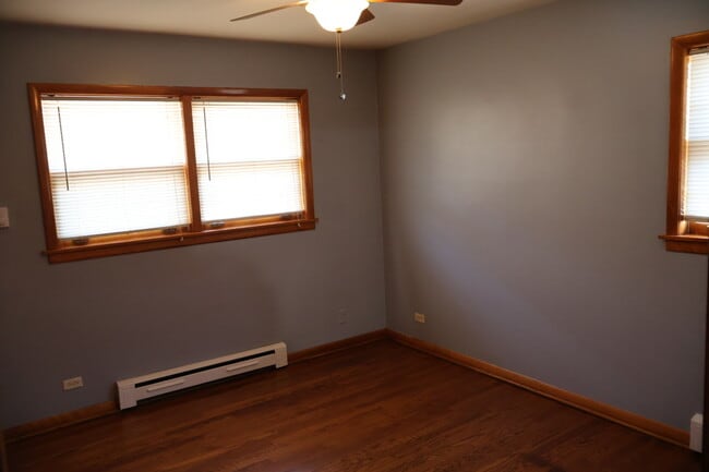 Building Photo - 9721 S Albany Ave