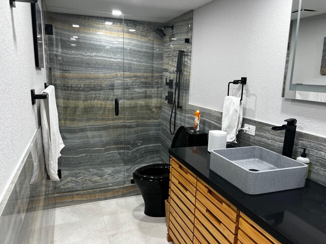 Building Photo - 2701 N Ocean Blvd